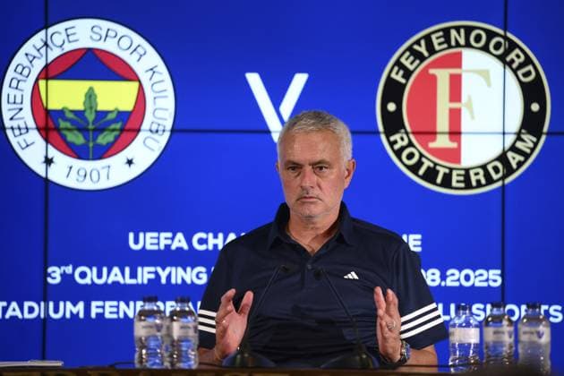 Fenerbahce v Feyenoord - UEFA Champions League ISTANBUL, TURKIYE - AUGUST 12: Head coach Jose Mourinho of Fenerbahce speaks during a press conference, PK, Pressekonferenz after the UEFA Champions League third qualifying round second-leg football match between Fenerbahce and Feyenoord at Chobani Stadium in Istanbul, Turkiye on August 12, 2025. Arif Hudaverdi Yaman Anadolu Istanbul Turkey. Editorial use only. Please get in touch for any other usage.  Copyright: x2025xAnadoluxArifxHudaverdixYamanx