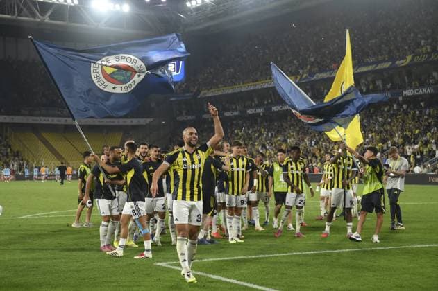Fenerbahce v Feyenoord - UEFA Champions League ISTANBUL, TURKIYE - AUGUST 12: Players of Fenerbahce celebrate after winning the UEFA Champions League third qualifying round second-leg football match between Fenerbahce and Feyenoord at Chobani Stadium in Istanbul, Turkiye on August 12, 2025. Arif Hudaverdi Yaman Anadolu Istanbul Turkey. Editorial use only. Please get in touch for any other usage.  Copyright: x2025xAnadoluxArifxHudaverdixYamanx