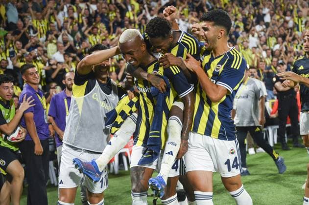 Fenerbahce v Feyenoord - UEFA Champions League ISTANBUL, TURKIYE - AUGUST 12: Players of Fenerbahce celebrate after winning the UEFA Champions League third qualifying round second-leg football match between Fenerbahce and Feyenoord at Chobani Stadium in Istanbul, Turkiye on August 12, 2025. Arif Hudaverdi Yaman Anadolu Istanbul Turkey. Editorial use only. Please get in touch for any other usage.  Copyright: x2025xAnadoluxArifxHudaverdixYamanx