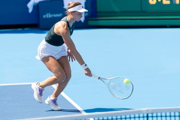 August 12, 2025, Mason, Ohio, USA: Mason, Ohio; Cincinnati Open Tennis Tournament - 2025 08 12 - Iva Jovic plays a ball against opponent Barbora Krejcikova. - ZUMAPress Mason USA - ZUMAn24_ 20250812_zaf_n24_098 Copyright: xWallyxNellx