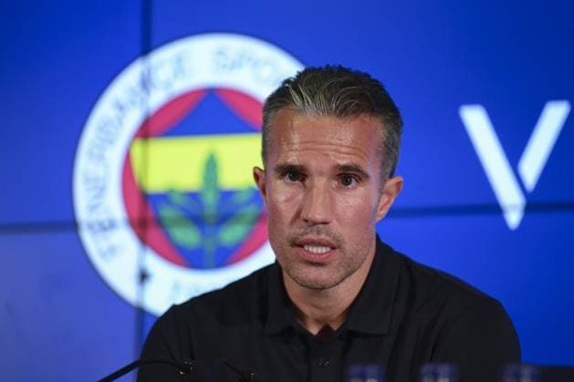 Fenerbahce v Feyenoord - UEFA Champions League ISTANBUL, TURKIYE - AUGUST 12: Head coach Robin van Persie of Feyenoord speaks during a press conference, PK, Pressekonferenz after the UEFA Champions League third qualifying round second-leg football match between Fenerbahce and Feyenoord at Chobani Stadium in Istanbul, Turkiye on August 12, 2025. Arif Hudaverdi Yaman Anadolu Istanbul Turkey. Editorial use only. Please get in touch for any other usage.  Copyright: x2025xAnadoluxArifxHudaverdixYamanx