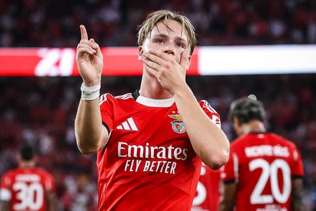 August 12, 2025, Lisbon, Portugal, Portugal: Andreas SCHJELDERUP of Benfica celebrates his goal during the UEFA Champions League, Third qualifying round, 2nd leg match between SL Benfica and OGC Nice at Estadio da Luz on August 12, 2025 in Lisbon, Portugal. Lisbon Portugal - ZUMAm308 20250812_zsp_m308_007 Copyright: xMatthieuxMirvillex