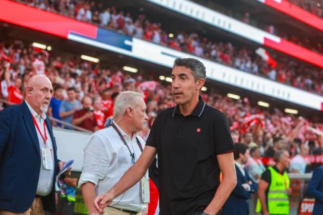 Bruno Lage head coach of SL Benfica During UEFA Champions League 3rd round second leg football match between SL Benfica and OGC Nice at the Estadio da Luz in Lisbon, Portugal, on August 12, 2025. Copyright: xx Sportspressphoto_SPR9852