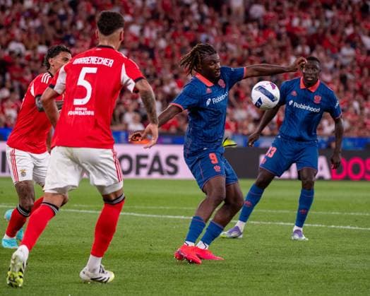 August 12, 2025, Lisboa, Lisboa, Portugal: TEREM MOFFI from OGC Nice seen on action during the UEFA Champions League 3rd round second leg football match between SL Benfica and OGC Nice at Estadio do Lisboa e Benfica on August 12, 2025 in Lisboa, Portugal. Lisboa Portugal - ZUMAl192 20250812_zsp_l192_093 Copyright: xMiguelxLemosx