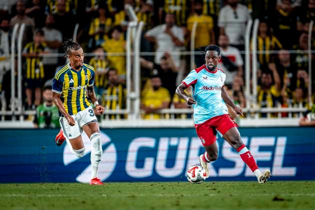 Fenerbahce SK midfielder Archie Brown, Feyenoord Rotterdam defender Jordan Lotomba during the match Fenerbahce Feyenoord at the Åžükrü SaracoÄülu Spor Kompleksi for the Champions League Third qualifying round 2nd leg season 2025 2026 in ISTANBUL, Turkey on 10 august 2025, photo by Marcel van Dorst EYE4images DeFodi Images