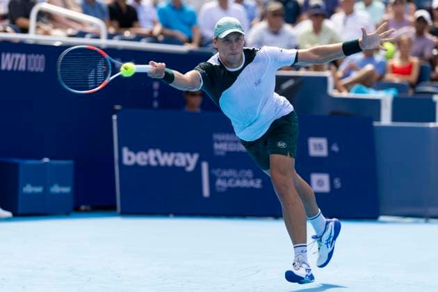 August 12, 2025, Mason, Ohio, USA: Mason, Ohio; Cincinnati Open Tennis Tournament - 2025 08 12 - Hamad Medjevic plays a ball against opponent Carlos Alcaraz. - ZUMAPress Mason USA - ZUMAn24_ 20250812_zaf_n24_183 Copyright: xWallyxNellx