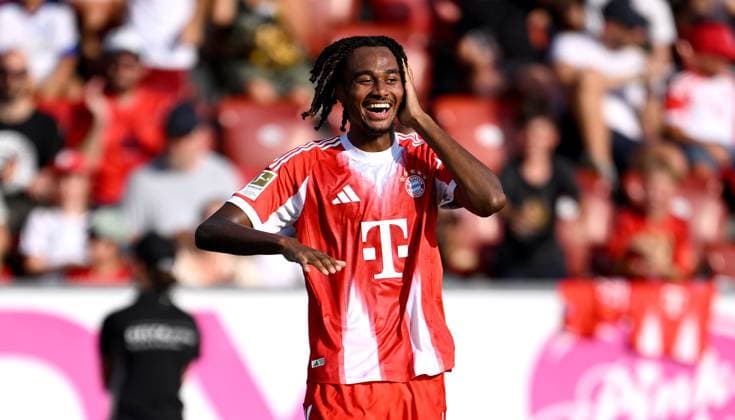 Soccer 1 Bundesliga Season 2025 2026 Test match 12 08 2025 Grasshopper Club Zuerich FC Bayern Muenchen Cheering FC Bayern Muenchen after the goal to 0 2, goal scorer Jonah Kusi Asare