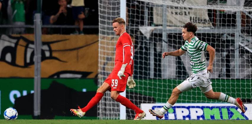 12.08.2025 Budapest Ferencvarosi TC-PFK Ludogorets Champion s League third leg qualifiers men s football Hendrick Bonmann(C) Ludogorets,Alex Toth(R) Ferencvaros :