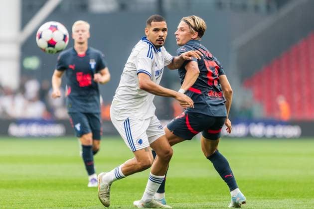 FC Copenhagen v Malmo FF, UEFA Champions League qualification, Copenhagen, Denmark Copenhagen, Denmark. 12th, August 2025. Gabriel Pereira (L) of FC Copenhagen and Jens Stryger Larsen (17) of Malmo seen during the UEFA Champions League qualification match between FC Copenhagen and Malmo FF at Parken in Copenhagen. Denmark, Copenhagen  Copyright: xGonzalesxPhoto DejanxObretkovicx