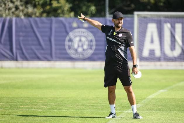 SOCCER - UEFA ECL, A.Wien vs Ostrava VIENNA,AUSTRIA,13.AUG.25 - SOCCER - UEFA Conference League, qualification, FK Austria Wien vs Banik Ostrava, preview, training A.Wien. Image shows head coach Stephan Helm (A.Wien).  GEPAxpictures xArminxRauthner