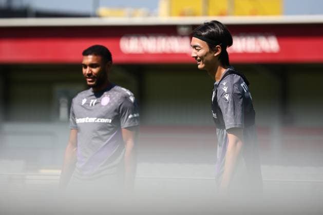 SOCCER - UEFA ECL, A.Wien vs Ostrava VIENNA,AUSTRIA,13.AUG.25 - SOCCER - UEFA Conference League, qualification, FK Austria Wien vs Banik Ostrava, preview, training A.Wien. Image shows Maurice Malone (A.Wien) and Kang Hee Lee (A.Wien).  GEPAxpictures xArminxRauthner