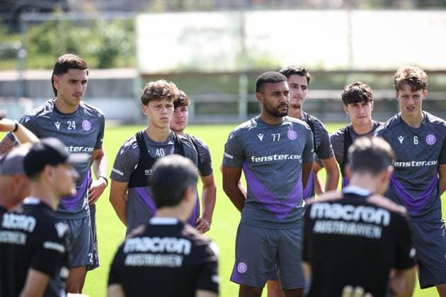 SOCCER - UEFA ECL, A.Wien vs Ostrava VIENNA,AUSTRIA,13.AUG.25 - SOCCER - UEFA Conference League, qualification, FK Austria Wien vs Banik Ostrava, preview, training A.Wien. Image shows Tin Plavotic, Matteo Schablas, Luca Pazourek, Maurice Malone, Dejan Radonjic, Sanel Saljic and Philipp Maybach (A.Wien).  GEPAxpictures xArminxRauthner