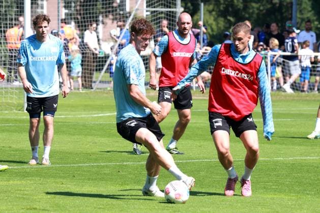 DEU, DFL, 2 FBL Hertha BSC, Training, 13 08 2025, Sportforum, Berlin, DEU, DFL, 2 FBL Hertha BSC, Training, im Bild Sebastian Groenning Hertha BSC Berlin 17 , Michael Cuisance Hertha BSC Berlin 10 DFL regulations prohibit any use of Photographs as image sequences and or quasi video nordphotoxGmbHx xEngler nph00076