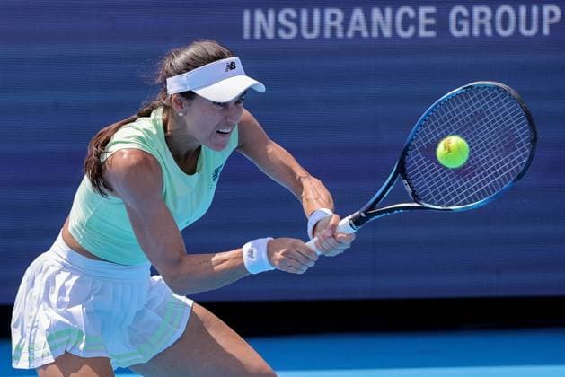 August 13, 2025, Mason, Ohio, U.S: Sorana Cirstea (ROU) hits a two-handed backhand during WednesdayÃ¢â‚¬â ¢s Round of 16 of the Cincinnati Open at the Lindner Family Tennis Center, Mason, Oh. Mason U.S - ZUMAs304 20250813_zaf_s304_012 Copyright: xScottxStuartx