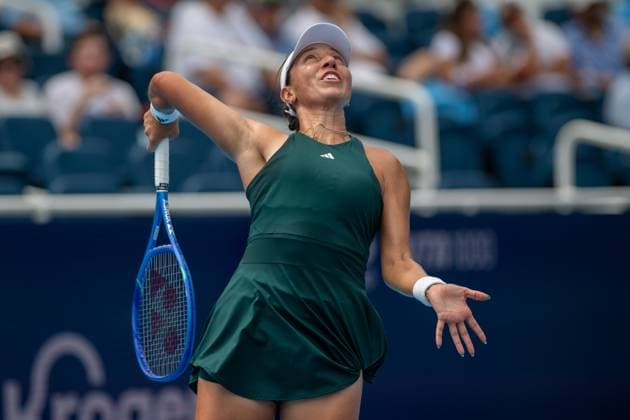 Cincinnati Open Third Round: Jessica Pegula V Magda Linette Jessica Pegula is seen during her third-round match at the Cincinnati Open in Mason, Ohio, on August 13, 2025. Mason Ohio United States  Copyright: xJasonxWhitmanx originalFilename:whitman-cincinna250813_npHVz.jpg