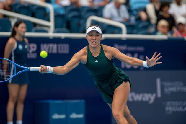 Cincinnati Open Third Round: Jessica Pegula V Magda Linette Jessica Pegula is seen during her third-round match at the Cincinnati Open in Mason, Ohio, on August 13, 2025. Mason Ohio United States  Copyright: xJasonxWhitmanx originalFilename:whitman-cincinna250813_npUII.jpg