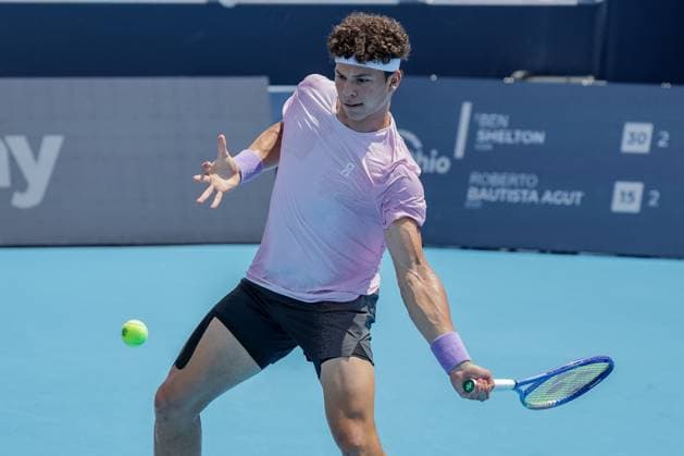 August 13, 2025, Mason, Ohio, U.S: Ben Shelton (USA) hits a forehand shot during WednesdayÃ¢â‚¬â ¢s Round of 16 of the Cincinnati Open at the Lindner Family Tennis Center, Mason, Oh. Mason U.S - ZUMAs304 20250813_zaf_s304_089 Copyright: xScottxStuartx
