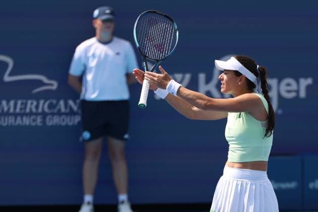 August 13, 2025, Mason, Ohio, United States: SORANA CIRSTEA of Romania during the match against I. Swiatek of Poland in the fourth round of the Cincinnati Open at the Lindner Family Tennis Center. Mason, Ohio. Cirstea lost 4:6, 3:6. Mason United States - ZUMAc278 20250813_zsp_c278_003 Copyright: xMarcinxCholewinskix