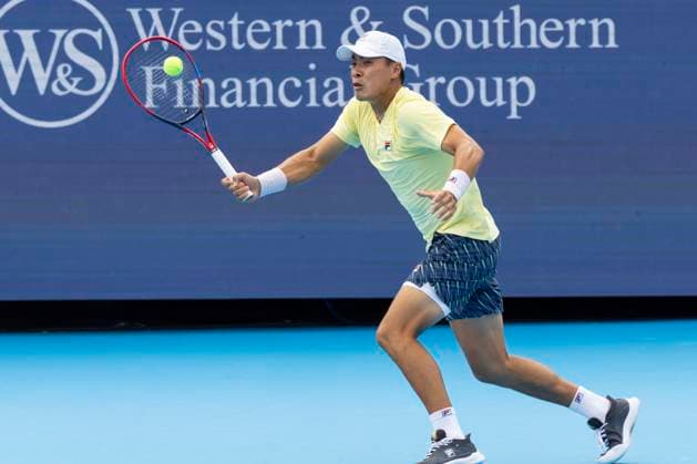 August 13, 2025, Mason, Ohio, USA: Mason, Ohio; Cincinnati Open Tennis Tournament - 2025 08 13 - Brandon Nakashima plays a ball against opponent Alexander (Sasha) Zverev. - ZUMAPress Mason USA - ZUMAn24_ 20250813_zaf_n24_132 Copyright: xWallyxNellx