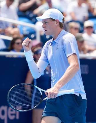 August 13, 2025, Mason, Ohio, USA: Jannik Sinner (ITA) serves to Adrian Mannarino (not pictured) during the fourth round of mens singles at Lindner Family Tennis Center. Mason USA - ZUMAw109 20250813_fap_w109_002 Copyright: xDebbyxWongx