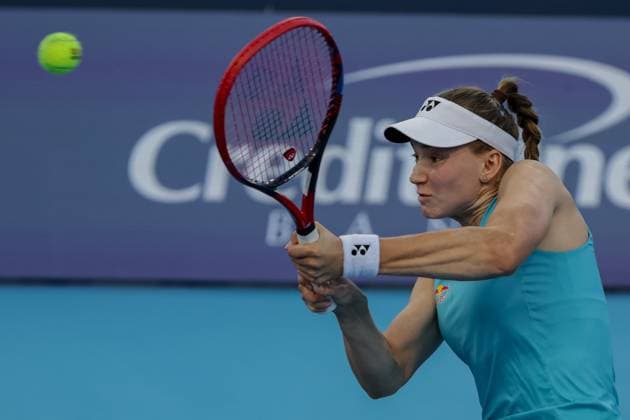 August 13, 2025, Mason, Ohio, U.S: Elena Rybakina (KAZ) hits a two-handed backhand during WednesdayÃ¢â‚¬â ¢s Round of 16 of the Cincinnati Open at the Lindner Family Tennis Center, Mason, Oh. Mason U.S - ZUMAs304 20250813_zaf_s304_187 Copyright: xScottxStuartx