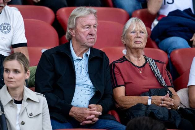 Horst Hrubesch (ehemaliger Bundestrainer) mit Ehefrau Angelika Hrubesch auf der Ehrentribuene, SUI, Deutschland vs Spanien, Fussball, UEFA Womens Euro 2025, Halbfinale, 23.07.2025 SUI, Deutschland vs Spanien, Fussball, UEFA Womens Euro 2025, Halbfinale, 23.07.2025 Zuerich *** Horst Hrubesch former national coach with wife Angelika Hrubesch on the VIP stand, SUI, Germany vs Spain, Football, UEFA Womens Euro 2025, Semi-final, 23 07 2025 SUI, Germany vs Spain, Football, UEFA Womens Euro 2025, Semi-final, 23 07 2025 Zurich Copyright: xEibner-Pressefoto Memmlerx EP_MMR