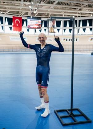 Men C5 UCI Hour Record presented by Tissot Picture by Alex Whitehead SWpix.com - 14 08 2025 - Track cycling, Rad, Radsport, Bahnrad, Bahn - Men C5 UCI Hour Record presented by Tissot - Konya Velodrome, Konya, Türkiye - Will Bjergfelt of Great Britain celebrates after setting a world record breaking distance of 51.471km in the UCI Men™s C5 Hour Record category. Konya Konya Velodrome Turkey Copyright: x xSWpix.comx(t axPhotographyxHubxLtd)xAlexxWhitehead SWpix.comx SWP-3030-0476