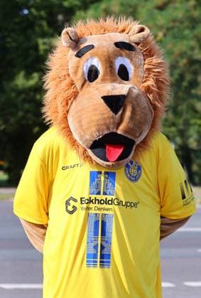 Team presentation 1 FC Lok Leipzig Regionalliga NO Lokki 1 FC Lok mascot 1 FC Lokomotive Leipzig Regionalliga Nord Ost, Porträttermin 2025 2026 , Leipzig, 13 08 2025 , For editorial use only Only editorial use