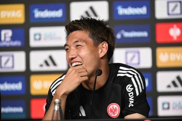 Football, Eintracht Frankfurt, Ritsu Doan has brought his own cook, archive pictures
