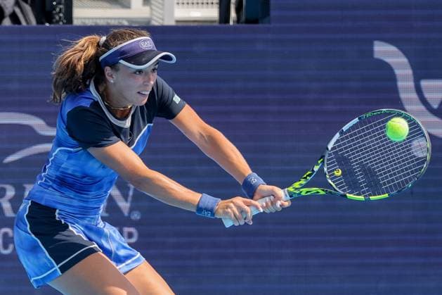August 14, 2025, Mason, Ohio, U.S: Lucia Bronzetti (ITA) hits a two-handed backhand during ThursdayÃ¢â‚¬â ¢s Round of 16 of the Cincinnati Open at the Lindner Family Tennis Center, Mason, Oh. Mason U.S - ZUMAs304 20250814_zaf_s304_016 Copyright: xScottxStuartx