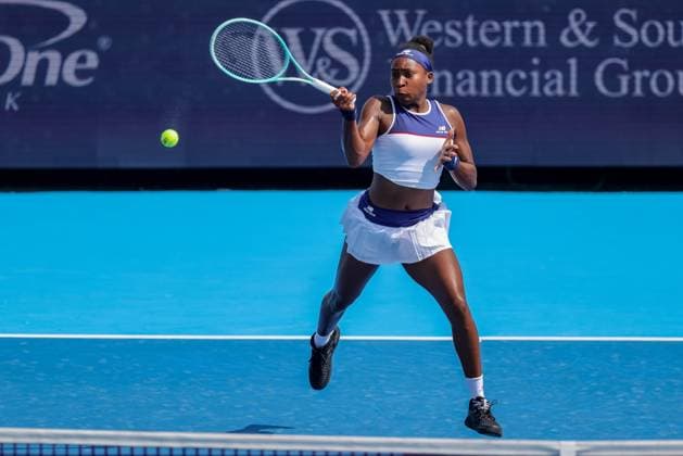 August 14, 2025, Mason, Ohio, U.S: Coco Gauff (USA) hits a forehand shot during ThursdayÃ¢â‚¬â ¢s Round of 16 of the Cincinnati Open at the Lindner Family Tennis Center, Mason, Oh. Mason U.S - ZUMAs304 20250814_zaf_s304_021 Copyright: xScottxStuartx