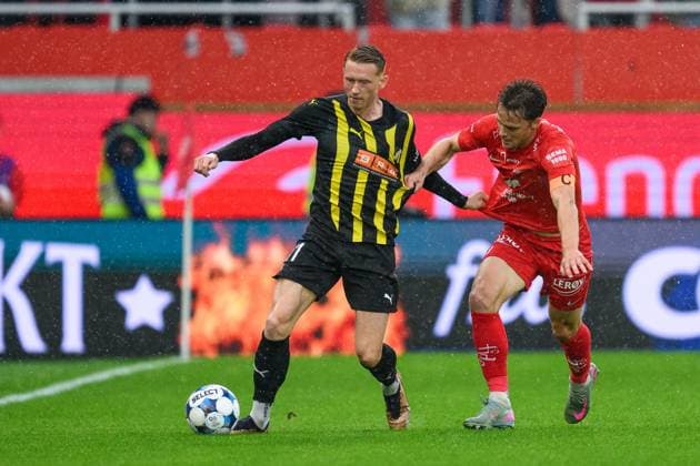 250814 Julius Lindberg of Häcken and Felix Myhre of Brann during the UEFA Europa League third qualifying round football match between Brann and Häcken on August 14, 2025 in Bergen Photo Carl Sandin BILDBYRAN kod CS CS0753 fotboll football soccer fotball uefa europa league europa league brann häcken bbeng  Copyright: CARLxSANDIN BB250814CS055