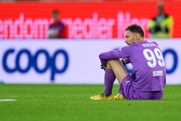 250814 Goalkeeper Etrit Berisha of Häcken looks dejected after the UEFA Europa League third qualifying round football match between Brann and Häcken on August 14, 2025 in Bergen Photo Carl Sandin BILDBYRAN kod CS CS0753 fotboll football soccer fotball uefa europa league europa league brann häcken bbeng depp  Copyright: CARLxSANDIN BB250814CS122