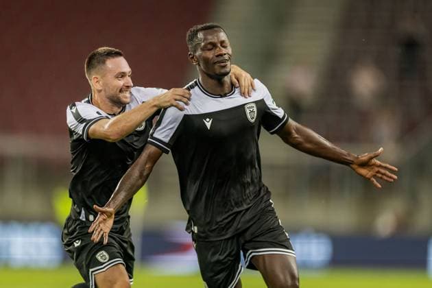 SOCCER - UEFA EL, WAC vs PAOK KLAGENFURT,AUSTRIA,14.AUG.25 - SOCCER - UEFA Europa League, qualification, Wolfsberger AC vs PAOK Thessaloniki. Image shows the rejoicing of Mady Camara and Andrija Zivkovic (PAOK).  GEPAxpictures xMatthiasxTrinkl