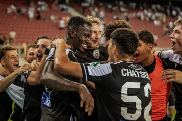 SOCCER - UEFA EL, WAC vs PAOK KLAGENFURT,AUSTRIA,14.AUG.25 - SOCCER - UEFA Europa League, qualification, Wolfsberger AC vs PAOK Thessaloniki. Image shows the rejoicing of PAOK Thessaloniki.  GEPAxpictures xMatthiasxTrinkl