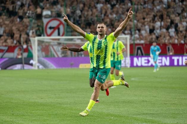 Legia Warszawa - AEK Larnaka 14.08.2025 football, Warsaw, UEFA Europa League qualifiers third qualifying round , game Legia Warszawa - AEK Larnaka (pilka nozna eliminacje Liga Europy, 3 trzecia runda , Legia Warszawa - AEK Larnaka) image shows: Karol Angielski goal, canceled photo Latarzyna Plewczynska Fotostyk Copyright: xKatarzynaxPlewczynska Fotostykx 20250814FCTKP329