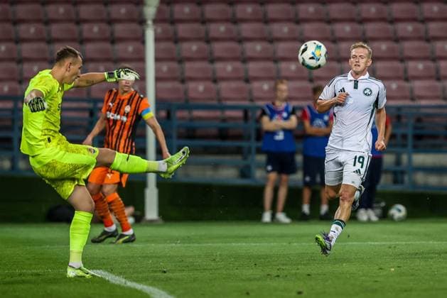 KRAKOW 14.08.2025 ELIMINACJE DO LIGI EUROPY UEFA SEZON 2025 26 SZACHTAR DONIECK - PANATHINAIKOS AO NZ Karol Swiderski FOT JAKUB GRUCA FOKUSMEDIA.COM.PL PLAY - OFF QUALIFICATIONS UEFA EUROPA LEAGUE SEASON 2025 2026 NEWSPIX.PL --- newspix.pl 