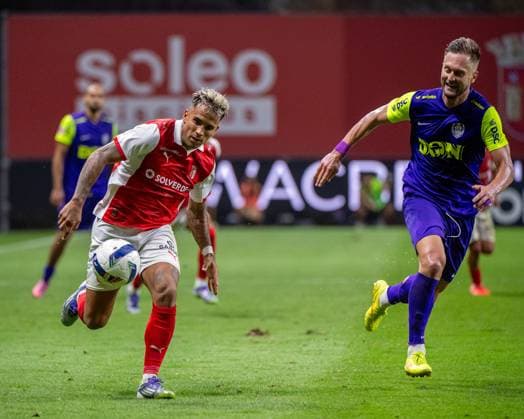 August 14, 2025, Braga, Braga, Portugal: RODRIGO ZALAZAR from SC Braga seen on action during the UEFA Europe League 2025 26 Playoff round match between SC Braga and CFR Cluj at Estadio Municipal de Braga on August 14, 2025 in Braga, Portugal. Braga Portugal - ZUMAl192 20250814_zsp_l192_067 Copyright: xMiguelxLemosx
