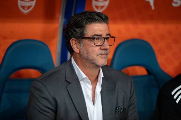 Shakhtar Donetsk v Panathinaikos - UEFA Europa League. Panathinaikos coach Rui Vitoria is seen during the game between FC Shakhtar Donetsk and Panathinaikos F.C. in Krakow, Poland, on August 14, 2025, during the UEFA Europa League third qualifying round, second leg match at Henryk Reyman Municipal Stadium. Krakow Poland  Copyright: xMarcinxGolbax originalFilename:golba-shakhtar250814_np4gN.jpg