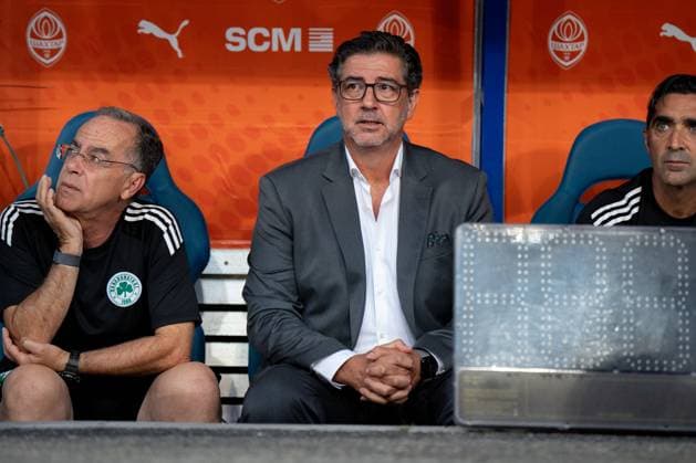 Shakhtar Donetsk v Panathinaikos - UEFA Europa League. Panathinaikos coach Rui Vitoria is seen during the game between FC Shakhtar Donetsk and Panathinaikos F.C. in Krakow, Poland, on August 14, 2025, during the UEFA Europa League third qualifying round, second leg match at Henryk Reyman Municipal Stadium. Krakow Poland  Copyright: xMarcinxGolbax originalFilename:golba-shakhtar250814_npcSa.jpg