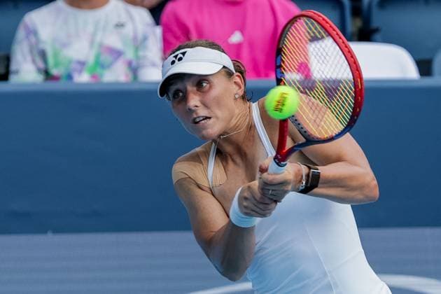 August 14, 2025, Mason, Ohio, U.S: Varvara Gracheva (FRA) hits a two-handed backhand during ThursdayÃ¢â‚¬â ¢s Round of 16 of the Cincinnati Open at the Lindner Family Tennis Center, Mason, Oh. Mason U.S - ZUMAs304 20250814_zaf_s304_182 Copyright: xScottxStuartx