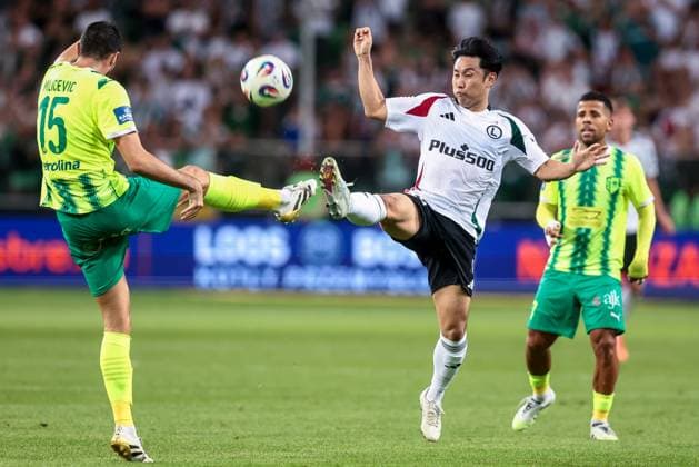 UEFA Europa League - Legia Warsaw vs AEK Larnaca Hrvoje Milicevic, Ryoya Morishita during UEFA Europa League qualifying match Legia Warsaw vs AEK Larnaca in Warsaw, Poland on August 14, 2025. Warsaw Poland  Copyright: xFotoxOlimpikx originalFilename:jastrzebowski-uefaeuro250814_np6r5.jpg