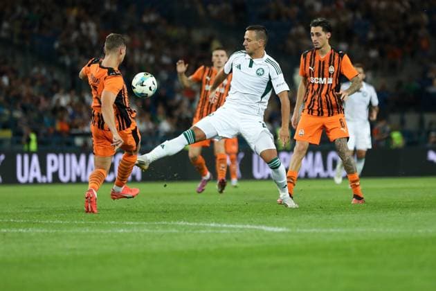 Shakhtar-Panathinaikos Match In Krakow Nemanja Maksimovic from Panathinaikos is in action, challenged by Walerij Bondar from Shakhtar Donetsk during the Shakhtar Donetsk vs. Panathinaikos match in the UEFA Europa League Third Qualifying Round at the H. Reyman Municipal Stadium in Krakow, Poland, on August 14, 2025. Krakow Poland  Copyright: xKlaudiaxRadeckax originalFilename:radecka-shakhtar250814_np1ta.jpg
