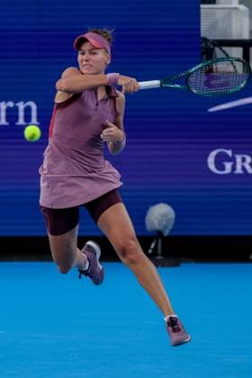August 14, 2025, Mason, Ohio, U.S: Veronika Kudermetova hits a forehand shot during ThursdayÃ¢â‚¬â ¢s quarterfinal round of the Cincinnati Open at the Lindner Family Tennis Center, Mason, Oh. Mason U.S - ZUMAs304 20250814_zaf_s304_252 Copyright: xScottxStuartx