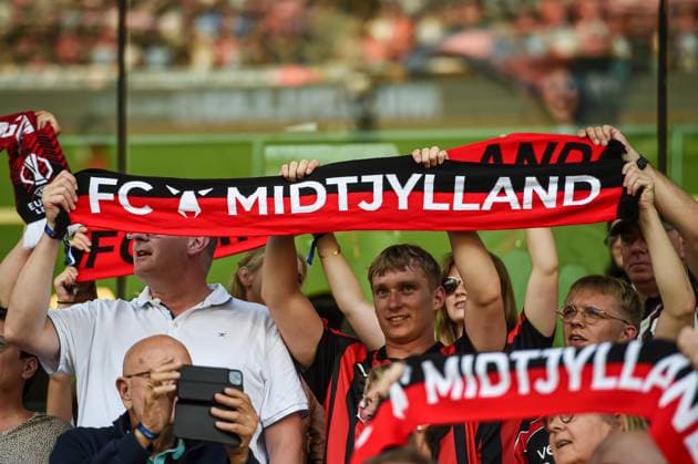 FC Midtjylland v Fredrikstad, UEFA Europa League qualification, Herning, Denmark Herning, Denmark. 14th, August 2025. Football fans of FC Midtjylland seen on the stands at the UEFA Europa League qualification match between FC Midtjylland and Fredrikstad at MCH Arena in Herning. Denmark, Herning  Copyright: xGonzalesxPhoto MortenxKjaerx