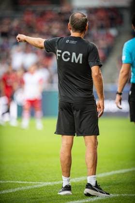 FC Midtjylland v Fredrikstad, UEFA Europa League qualification, Herning, Denmark Herning, Denmark. 14th, August 2025. Head coach Thomas Thomasberg of FC Midtjylland seen during the UEFA Europa League qualification match between FC Midtjylland and Fredrikstad at MCH Arena in Herning. Denmark, Herning  Copyright: xGonzalesxPhoto MortenxKjaerx