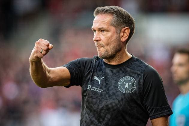 FC Midtjylland v Fredrikstad, UEFA Europa League qualification, Herning, Denmark Herning, Denmark. 14th, August 2025. Head coach Thomas Thomasberg of FC Midtjylland seen during the UEFA Europa League qualification match between FC Midtjylland and Fredrikstad at MCH Arena in Herning. Denmark, Herning  Copyright: xGonzalesxPhoto MortenxKjaerx