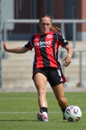 15 08 2025, xgrfx, Soccer Test Match , Eintracht Frankfurt Women Grasshopper Club Zurich v l Lisanne Gräwe Eintracht Frankfurt DFL DFB REGULATIONS PROHIBIT ANY USE OF PHOTOGRAPHS as IMAGE SEQUENCES and or QUASI VIDEO Stadion am Brentanobad