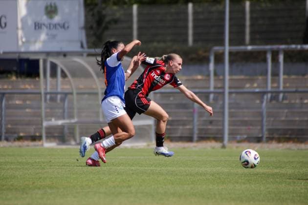 15 08 2025, xgrfx, Soccer Test Match , Eintracht Frankfurt Women Grasshopper Club Zurich v l Sarah Steinmann Grasshopper Club Zurich , Elisa Senß Eintracht Frankfurt DFL DFB REGULATIONS PROHIBIT ANY USE OF PHOTOGRAPHS as IMAGE SEQUENCES and or QUASI VIDEO Stadion am Brentanobad