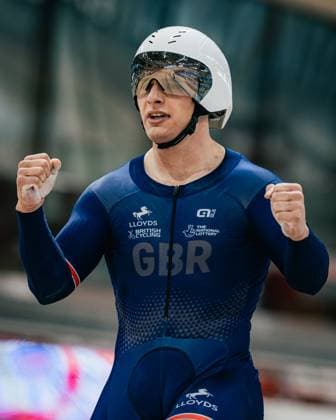 Men Elite 200m Flying Start Record Attempt Picture by Alex Whitehead SWpix.com - 15 08 2025 - Track cycling, Rad, Radsport, Bahnrad, Bahn - Men Elite 200m Flying Start Record Attempt - Konya Velodrome, Konya, Türkiye - Matthew Richardson of Great Britain celebrates after setting a world record breaking time of 8.857sec in the UCI Men Elite 200m Flying Start record attempt, bettering the world record he set 24 hours earlier. Konya Konya Velodrome Turkey Copyright: x xSWpix.comx(t axPhotographyxHubxLtd)xAlexxWhitehead SWpix.comx SWP-3030-0669